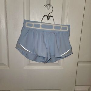 Lululemon Hotty Hot Short Low Rise 2.5